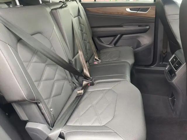 2025 Volkswagen Atlas 2.0T SE