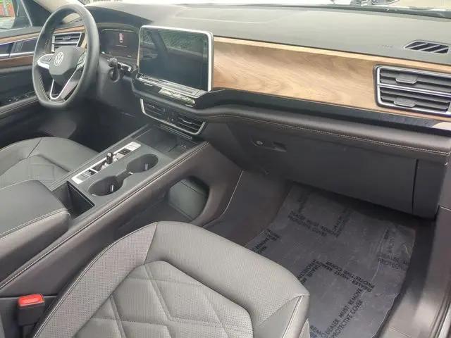 2025 Volkswagen Atlas 2.0T SE