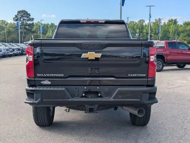 2025 Chevrolet Silverado 2500HD 4WD Crew Cab Standard Bed Custom