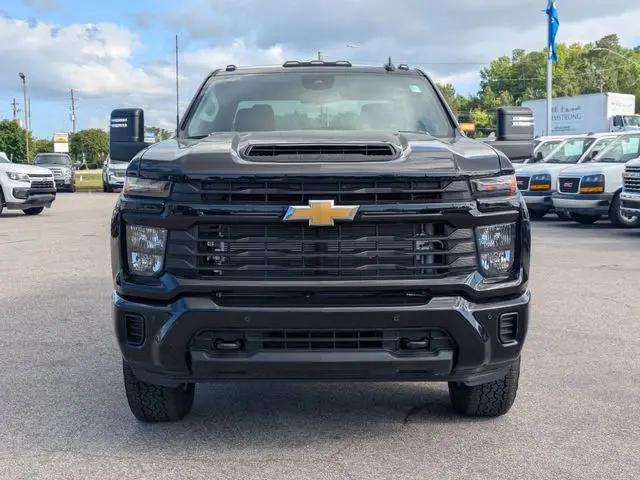 2025 Chevrolet Silverado 2500HD 4WD Crew Cab Standard Bed Custom