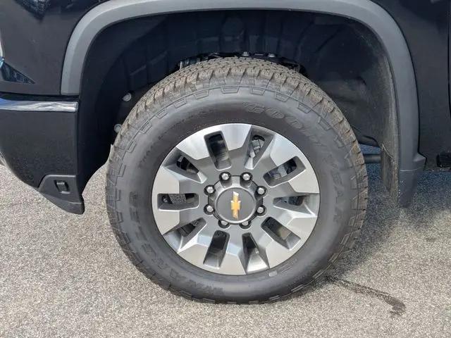 2025 Chevrolet Silverado 2500HD 4WD Crew Cab Standard Bed Custom