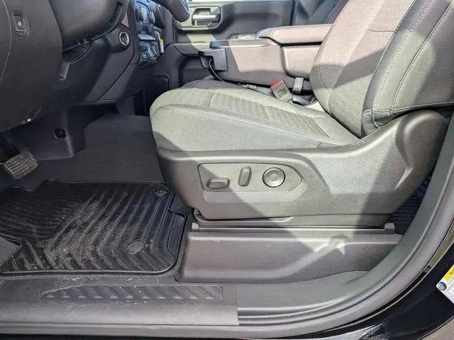 2025 Chevrolet Silverado 2500HD 4WD Crew Cab Standard Bed Custom