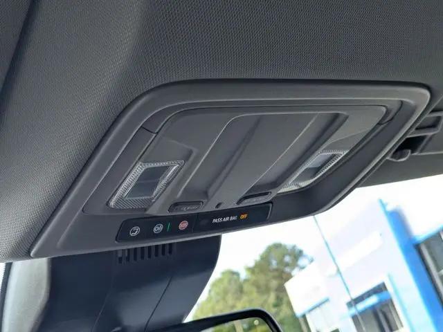 2025 Chevrolet Silverado 2500HD 4WD Crew Cab Standard Bed Custom