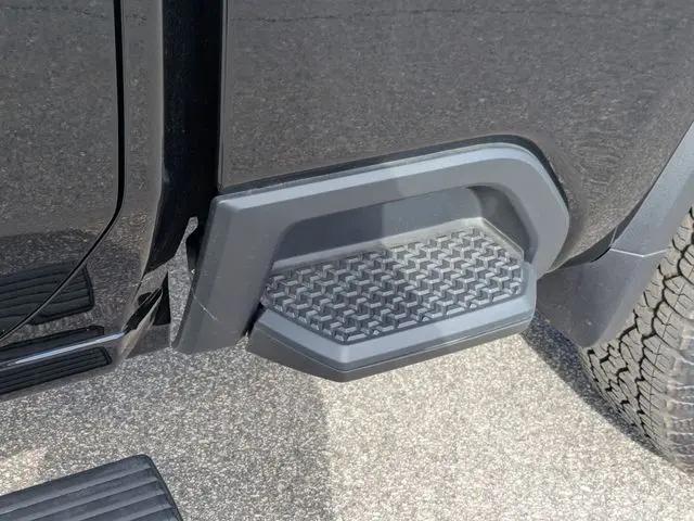 2025 Chevrolet Silverado 2500HD 4WD Crew Cab Standard Bed Custom