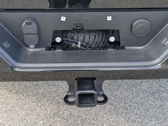 2025 Chevrolet Silverado 2500HD 4WD Crew Cab Standard Bed Custom