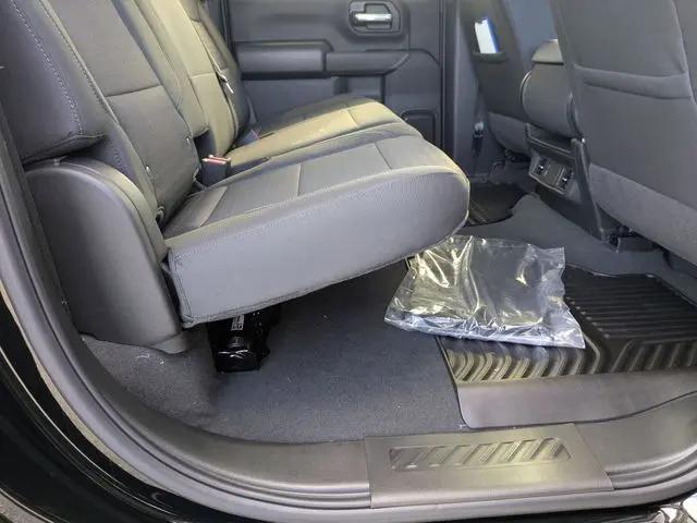 2025 Chevrolet Silverado 2500HD 4WD Crew Cab Standard Bed Custom