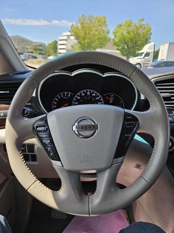 2012 Nissan Quest LE