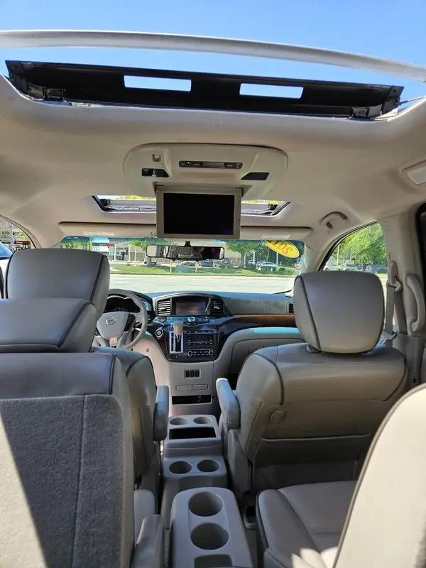 2012 Nissan Quest LE