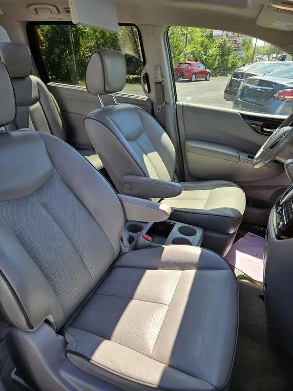 2012 Nissan Quest LE