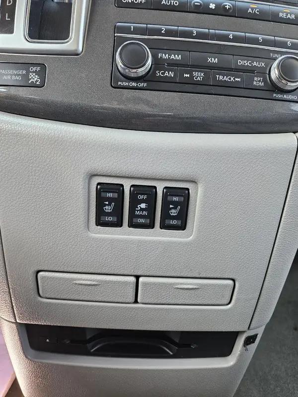 2012 Nissan Quest LE