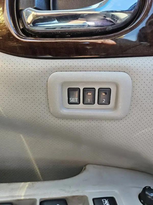 2012 Nissan Quest LE