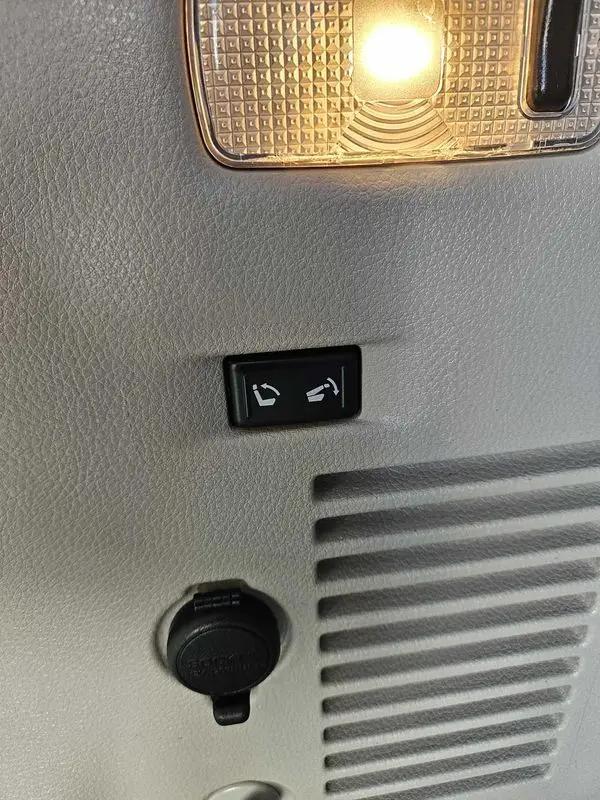 2012 Nissan Quest LE