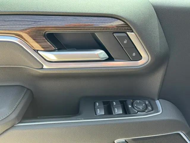 2026 Chevrolet Silverado 1500 4WD Crew Cab Short Bed LT with 2FL