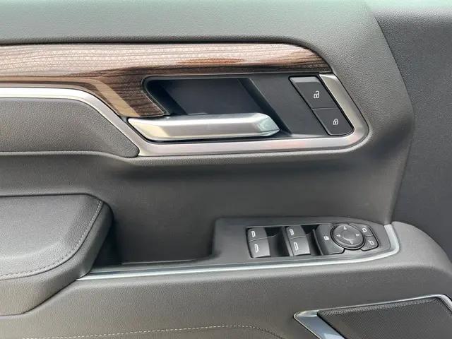 2026 Chevrolet Silverado 1500 4WD Crew Cab Short Bed RST