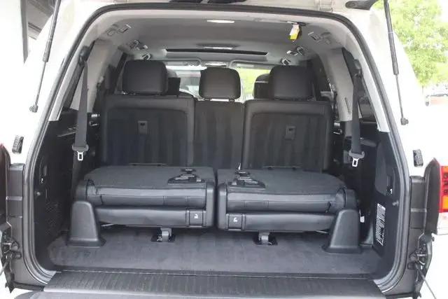 2017 Toyota Land Cruiser V8
