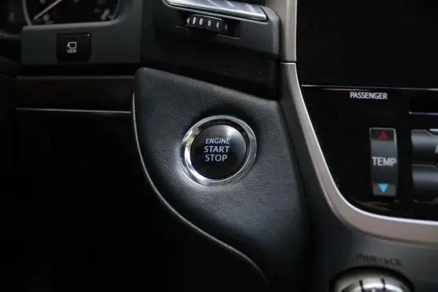 2017 Toyota Land Cruiser V8