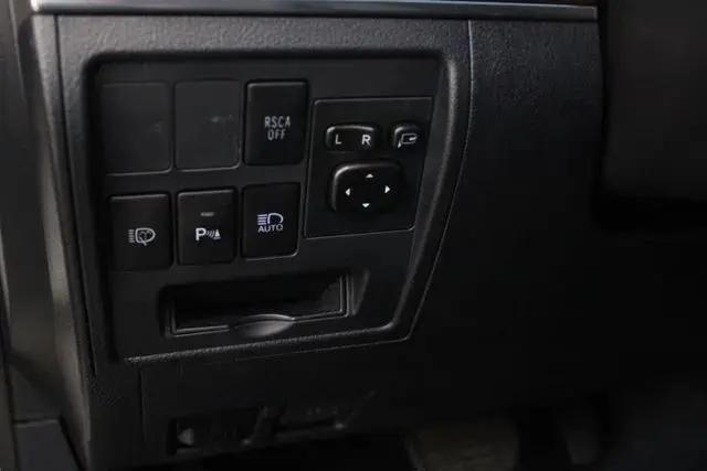 2017 Toyota Land Cruiser V8
