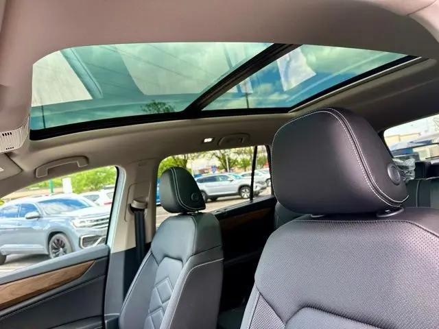 2026 Volkswagen Atlas SE with Technology