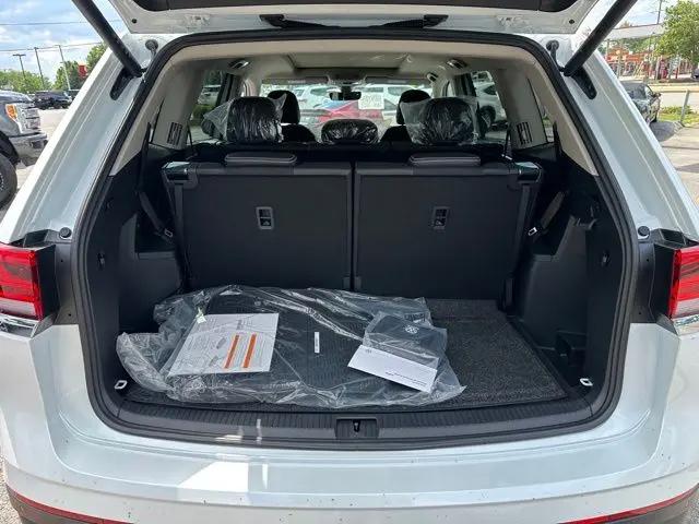 2026 Volkswagen Atlas SE with Technology