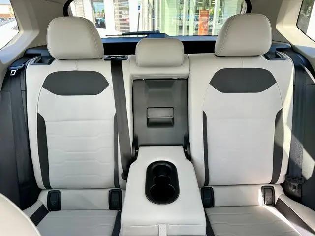 2026 Volkswagen Taos SE
