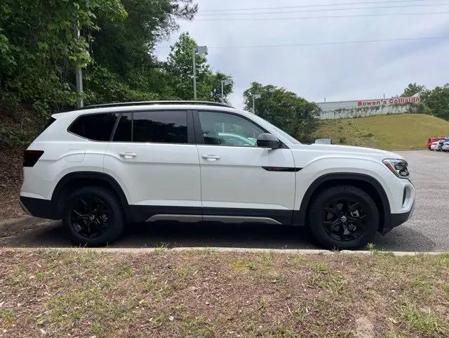 2024 Volkswagen Atlas 2.0T Peak Edition SEL