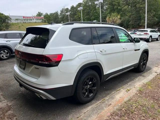 2024 Volkswagen Atlas 2.0T Peak Edition SEL