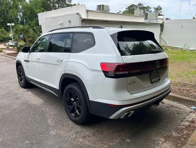 2024 Volkswagen Atlas 2.0T Peak Edition SEL