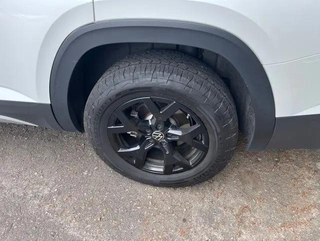 2024 Volkswagen Atlas 2.0T Peak Edition SEL