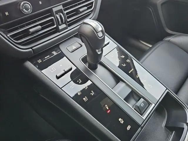 2024 Porsche Macan S
