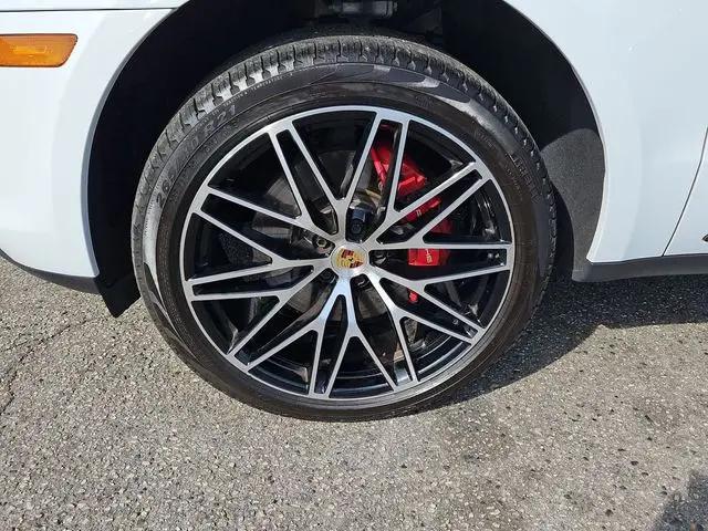 2024 Porsche Macan S
