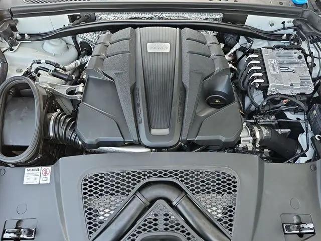 2024 Porsche Macan S