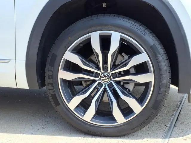 2022 Volkswagen Atlas Cross Sport 3.6L V6 SEL Premium R-Line