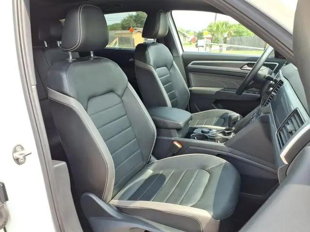 2022 Volkswagen Atlas Cross Sport 3.6L V6 SEL Premium R-Line