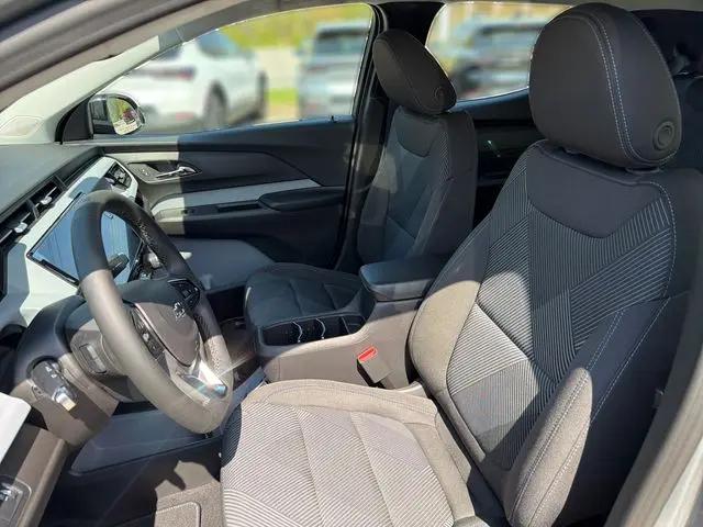 2027 Chevrolet Bolt LT FWD