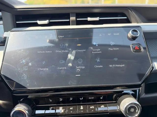 2027 Chevrolet Bolt LT FWD