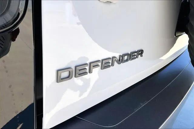 2026 Land Rover Defender P500 V8