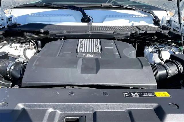 2026 Land Rover Defender P500 V8