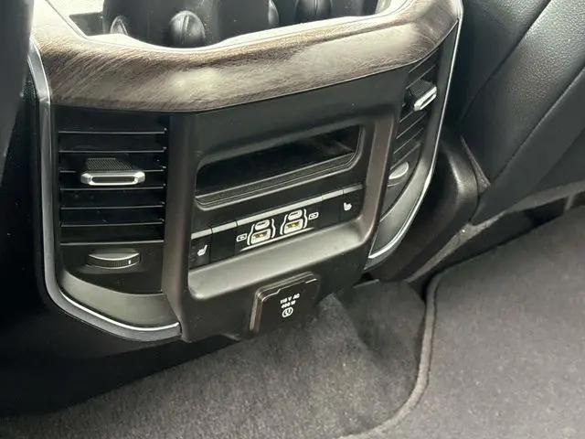 2025 Ram 1500 Laramie Crew Cab 4x4 5'7" Box