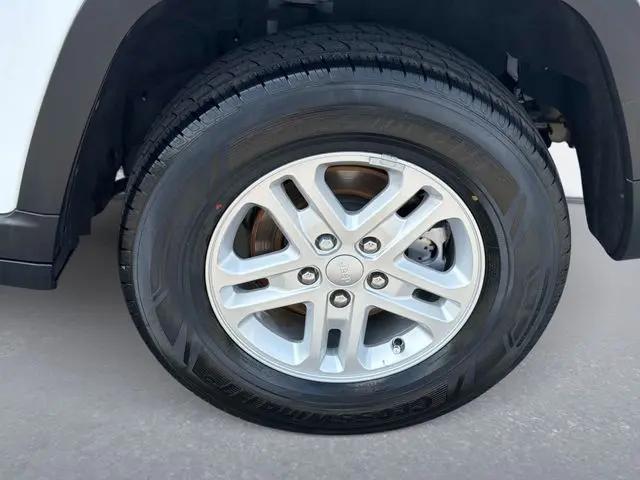2024 Jeep Grand Cherokee Laredo 4x4