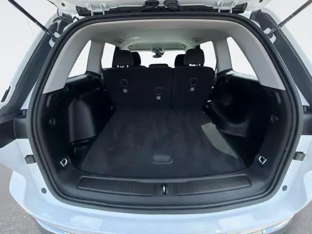 2024 Jeep Grand Cherokee Laredo 4x4