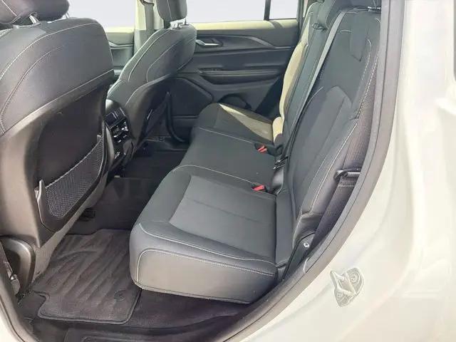 2024 Jeep Grand Cherokee Laredo 4x4