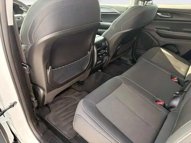 2024 Jeep Grand Cherokee Laredo 4x4