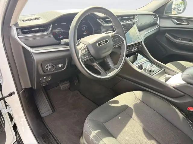 2024 Jeep Grand Cherokee Laredo 4x4