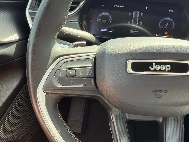 2024 Jeep Grand Cherokee Laredo 4x4