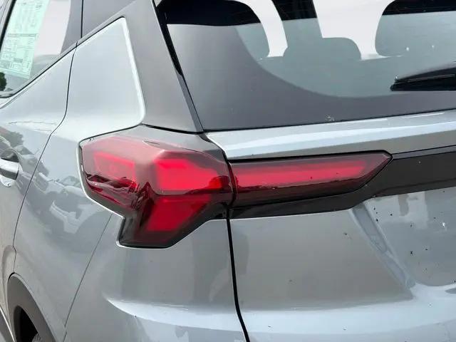 2027 Chevrolet Bolt LT FWD