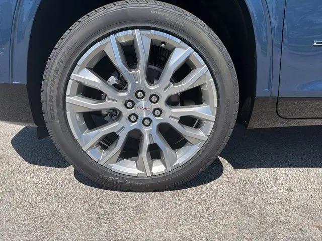 2026 GMC Acadia Denali AWD