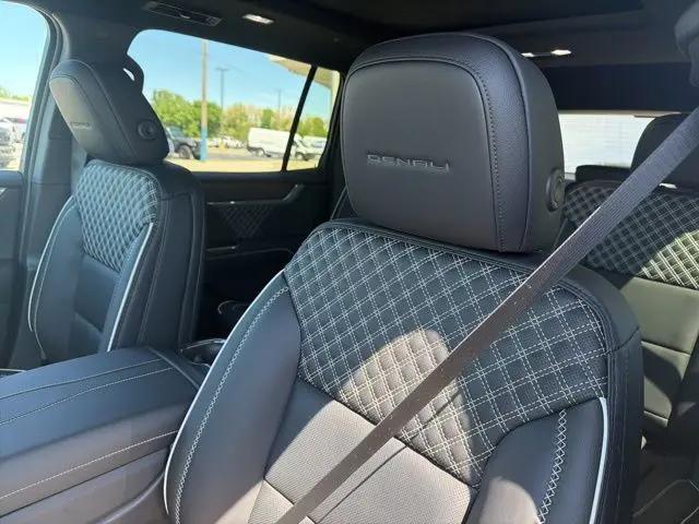 2026 GMC Acadia Denali AWD