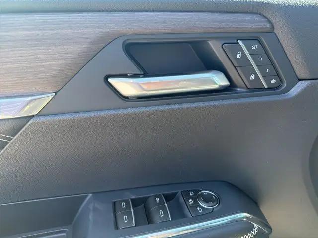 2026 GMC Acadia Denali AWD