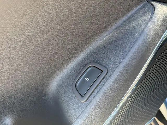 2026 GMC Acadia Denali AWD
