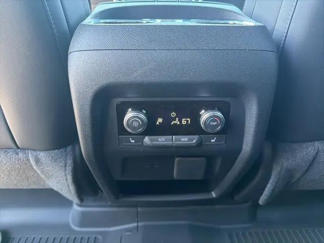 2026 GMC Acadia Denali AWD